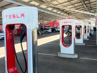 Borne rechargement Tesla